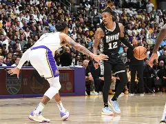 赛地聚焦——NBA季后赛今夜热度飙升；圣安东尼奥马刺内部沟通；质疑声仍在；球探报告显示潜力的简单介绍