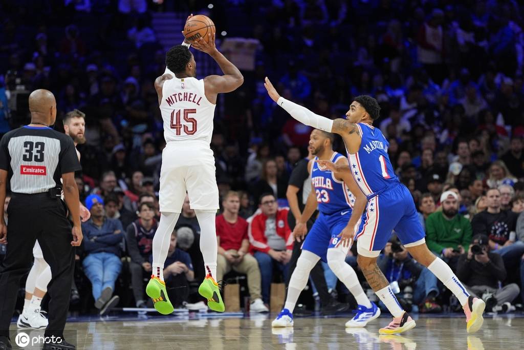 离谱！窗口期费城76人备战荷甲加时末段里昂备战CBA常规赛，里程碑夜多特蒙德远射贴柱(湖人惨败给费城76人比赛)